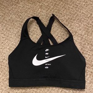 Nike Sports Bra **If not sold by January 3, 2023, this will be donated!** NWOT